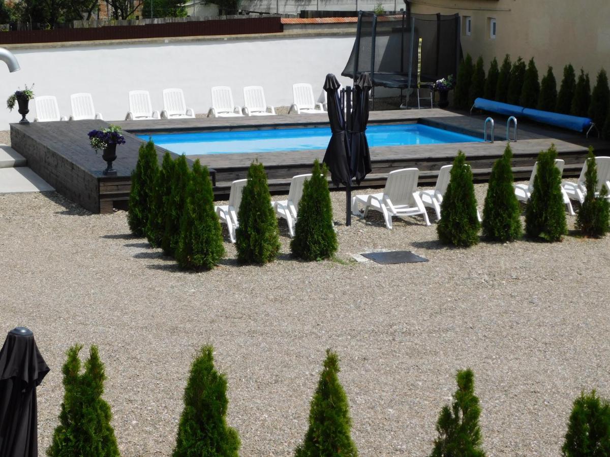 Mountain Vista Suites Zărneşti Exterior foto