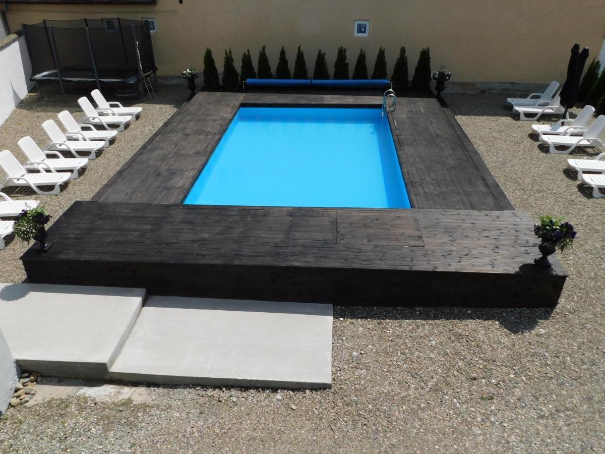 Mountain Vista Suites Zărneşti Exterior foto
